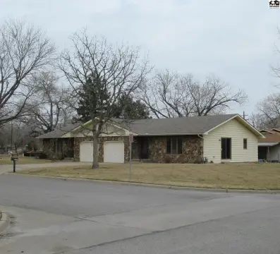 Duplex on Corner Lot