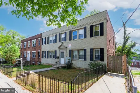 Five-Unit Furnished Apartment Building