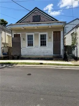 Residential Income Property with Flexibility