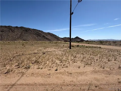 Kingman Land with Mountain Views