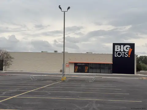 Cheyenne Commercial Building For Sale