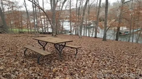 Lakefront Acreage in Climax Springs