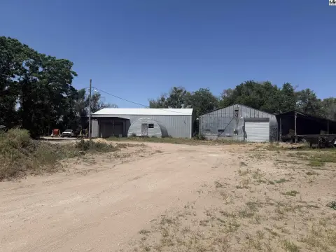Hutchinson Industrial Property on 1.99 Acres