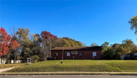 Lodge Hall with Bar