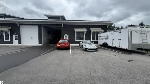 Flex Space with Office