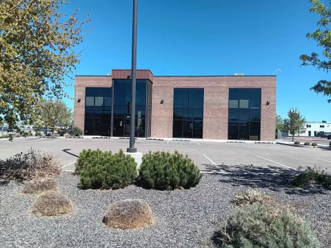 Second-Level Office Suite with Windows