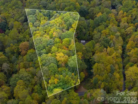 Residential Land Lot in Wooded Setting