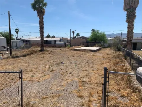 Bullhead City Fenced Lot