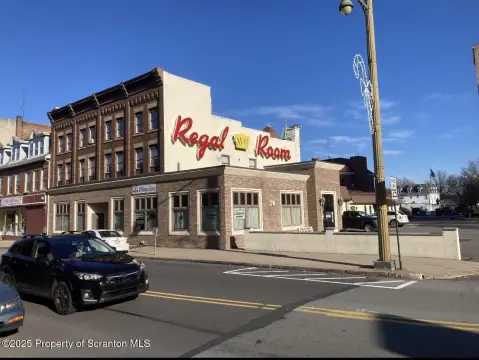 Mixed-Use Property With Banquet Space