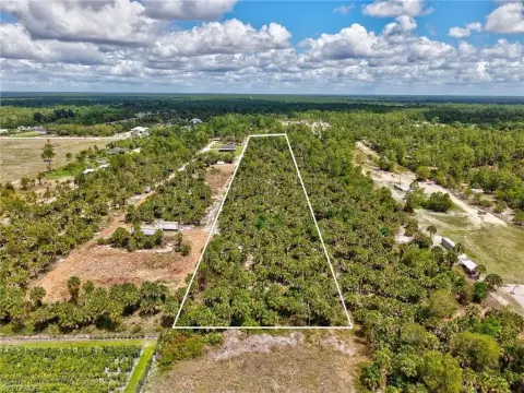 Expansive Agricultural Land in Naples
