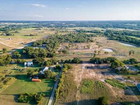 Two-Acre Land in Paradise, TX