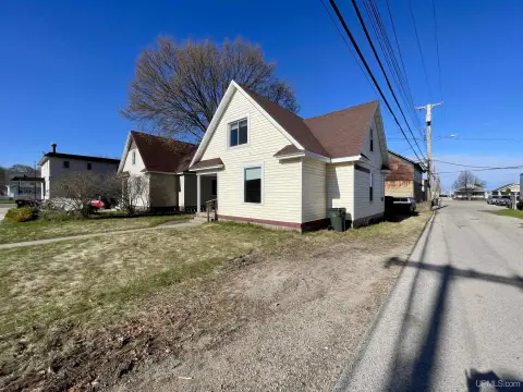 Escanaba Renovated Multi-Family Duplex