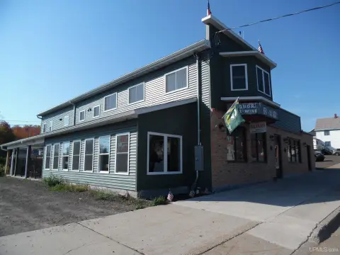 South Range Commercial Property with Pub