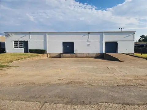 Warehouse with Automotive Tenant