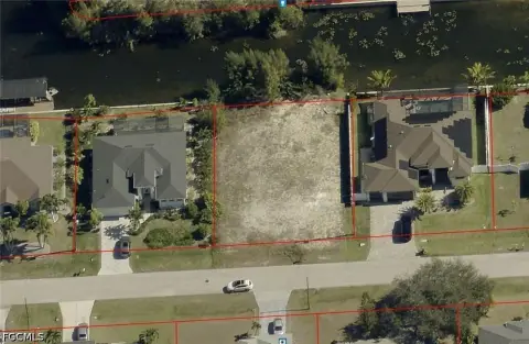 Waterfront Lot in Cape Coral