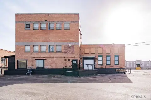 Multi-Tenant Mixed-Use Property
