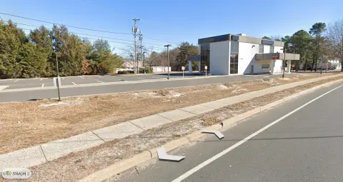 Freestanding Retail/Office Opportunity in Brick