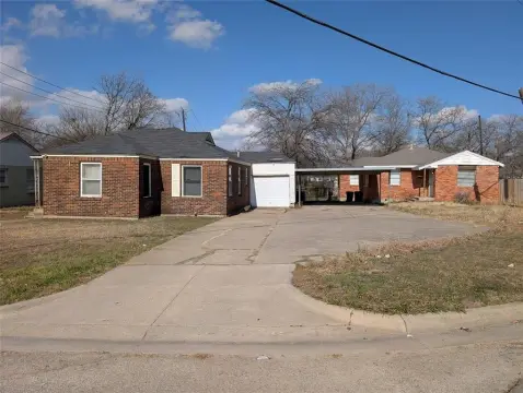 Fort Worth Duplex with Parking