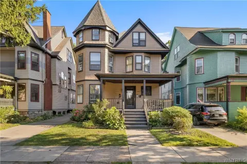 Queen Anne-Style Quadplex