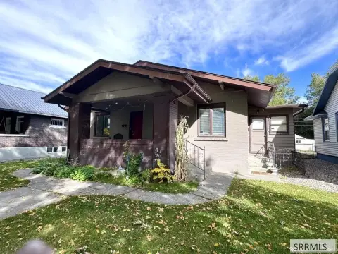 Duplex with Detached Garage