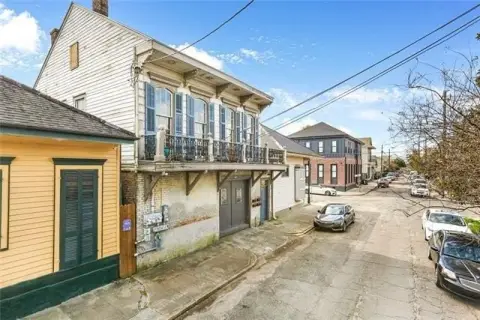 Six-Unit Creole Apartment Property