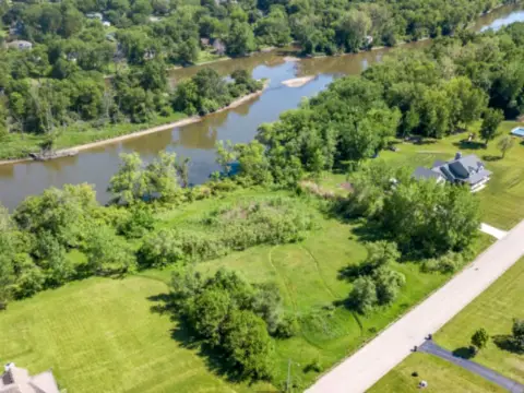Fox River Waterfront Land