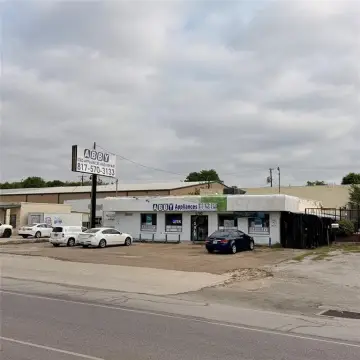 Retail/Showroom Space in Sansom Park