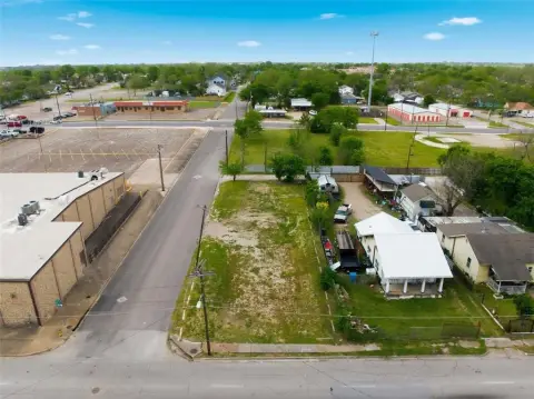 Commercially Zoned Lot Near Downtown