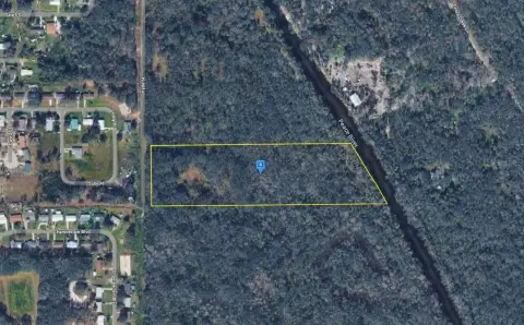 9.5 Acres on Peace River