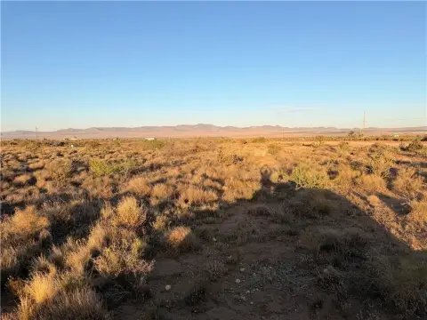 Kingman Land with Mountain Views
