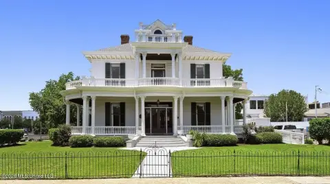 Historic Mixed-Use Building