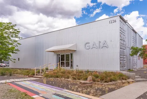 Live-Work Commercial Building
