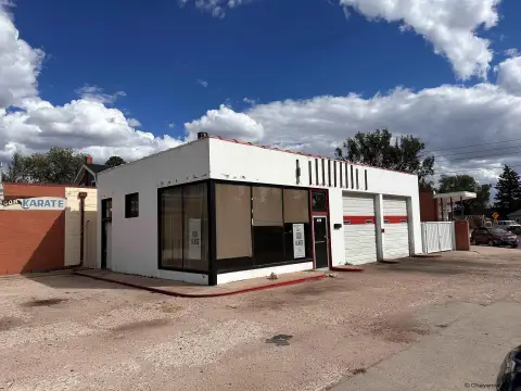 Retail Storefront in CB Zone