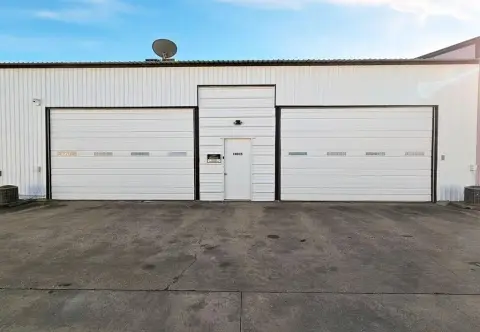 Office Plus Warehouse at Airport