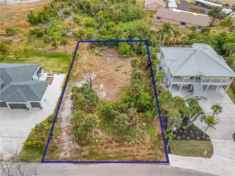 Oversized Lot Near Coastal Amenities