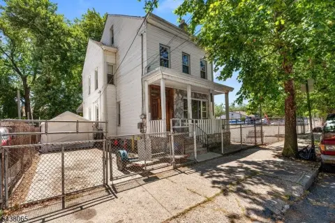 Two-Unit Home with Private Driveway