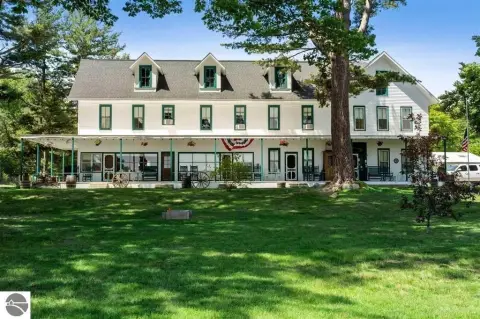 Restored Victorian Bed & Breakfast