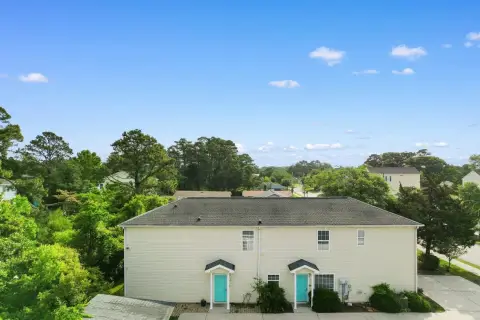 Fully Furnished Duplex Near Beach