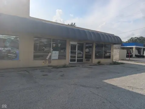 Retail Space With Showroom