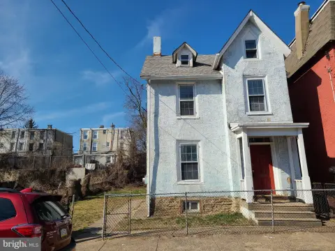 Duplex with Two- and Four-Bedroom Units