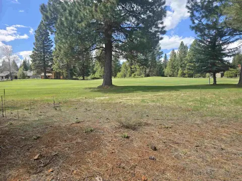 Golf Course Lot in Almanor
