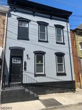 Renovated Duplex with Separate Utilities