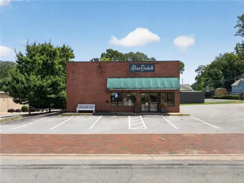 Updated Storefront with Showroom