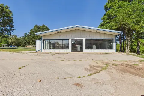 Flex Building with Highway Frontage
