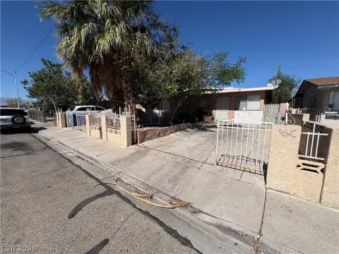 Duplex with In-Unit Laundry