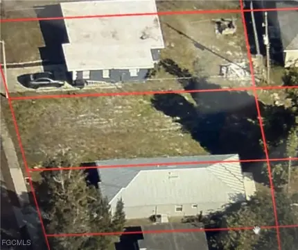 Residential Land in Fort Myers