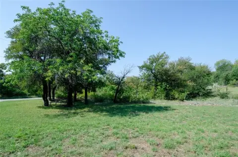 Park-Like Lots Near Lake