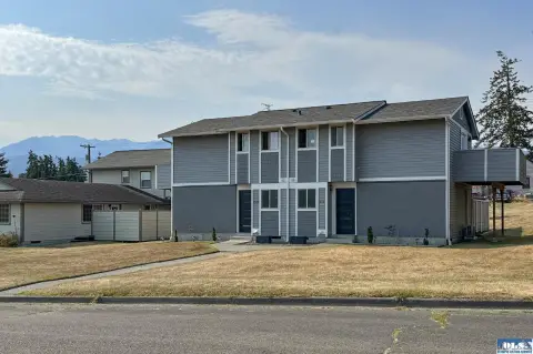 Remodeled Duplex with Mountain Views