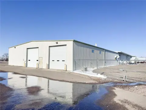 Versatile Warehouse Space off I-94