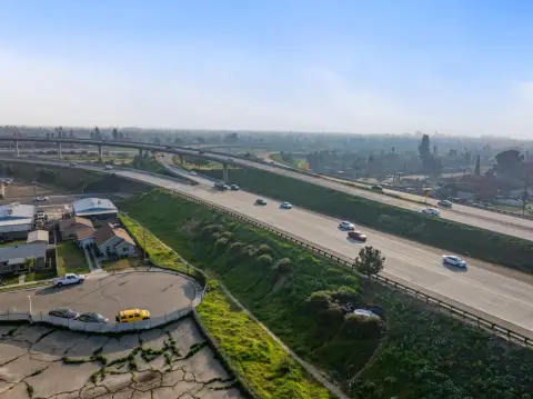 Versatile IL-Zoned Commercial Land